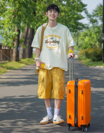 黄色裤子夏男款宽松侧袋休闲短裤